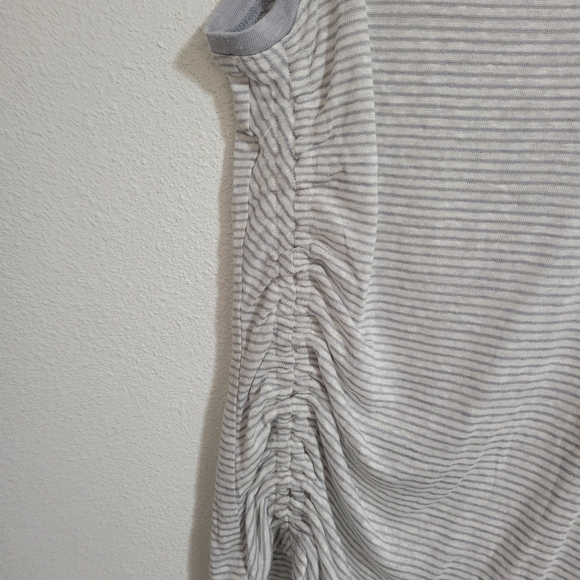 Athleta roushing details size small - Picture 3 of 5